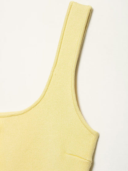 Women's Curved Hem Knit Vest — Ribbed Texture