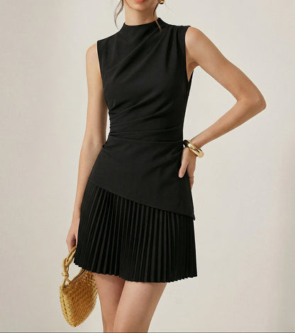 Sleeveless asymmetrical short pleated skirt